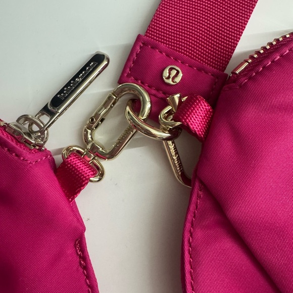 lululemon athletica dual Heart Wristlet - Picture 4 of 7